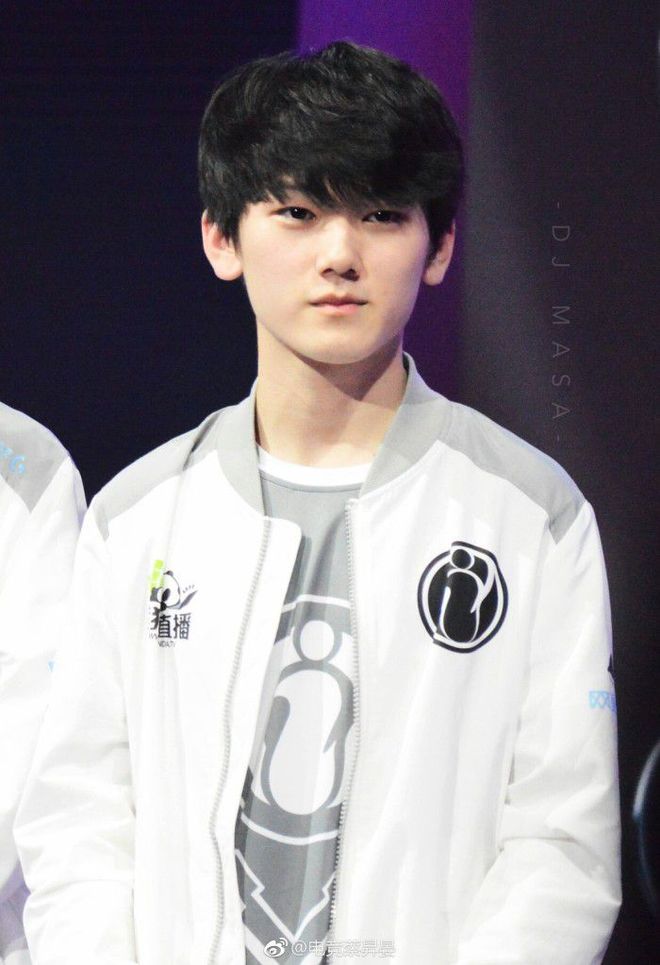 Karmine Corp Blue 成为了 EMEA Masters 2025 夏季赛的冠军