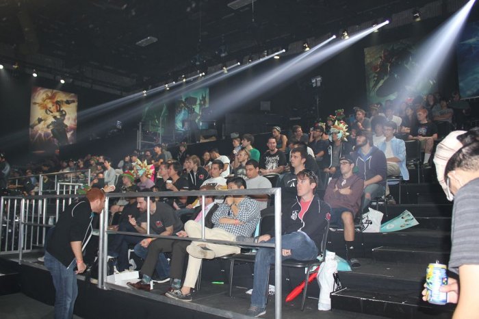 B8 击败 Fnatic ，而 Liquid 在 StarLadder Budapest Major 2025 Stage 2 中输给了 PARIVISION